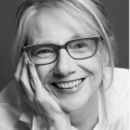 Jennifer L Biddle